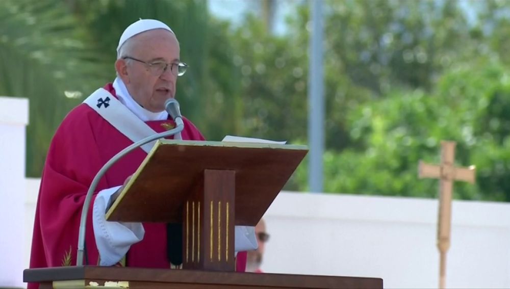 El Papa Francisco carga contra los mafiosos en Sicilia: "No se puede creer en Dios y ser mafioso, dejad de pensar en vosotros y vuestro dinero"
