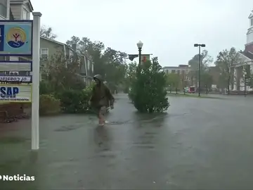 El huracán Florence baja la intensidad pero seguirá dejando lluvias torrenciales El huracán Florence baja la intensidad pero seguirá dejando lluvias torrenciales