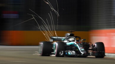 Lewis Hamilton logra la pole en Singapur con Fernando Alonso undécimo y Carlos Sainz duodécimo