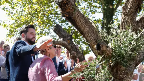 Dolores García y José Miguel Cedillo, viuda e hijo del policía nacional asesinado por ETA Dolores García y José Miguel Cedillo, viuda e hijo del policía nacional asesinado por ETA