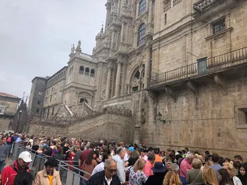 Colas para visitar el Pórtico de la Gloria de la catedral de Santiago Colas para visitar el Pórtico de la Gloria de la catedral de Santiago