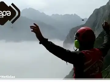 Muere un montañero de 56 años en Los Picos de Europa tras caer por un desnivel de 100 metros Muere un montañero de 56 años en Los Picos de Europa tras caer por un desnivel de 100 metros