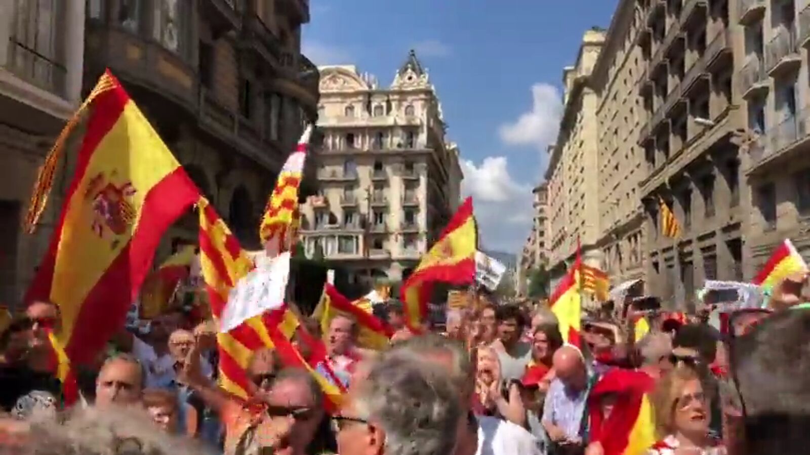 Concentración de los CDR en la Plaza de Sant Jaume