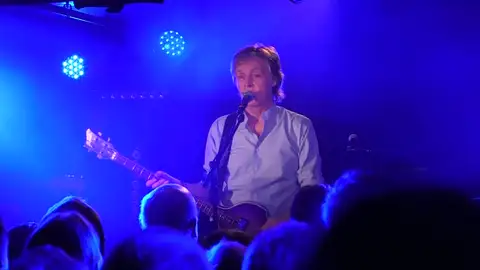 Paul McCartney vuelve a ser número uno en ventas en Estados Unidos. Paul McCartney vuelve a ser número uno en ventas en Estados Unidos.