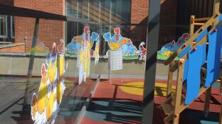 Los ni&ntilde;os del Hospital Materno Infantil de Badajoz disfrutan de un nuevo parque infantil