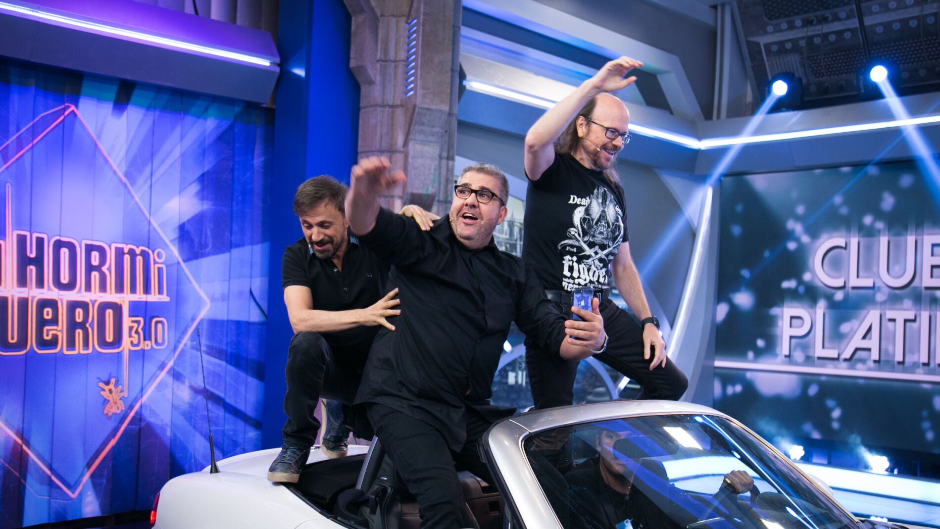 La triunfal entrada de Florentino Fern&aacute;ndez, Jos&eacute; Mota y Santiago Segura en 'El Hormiguero 3.0' como invitados Platino