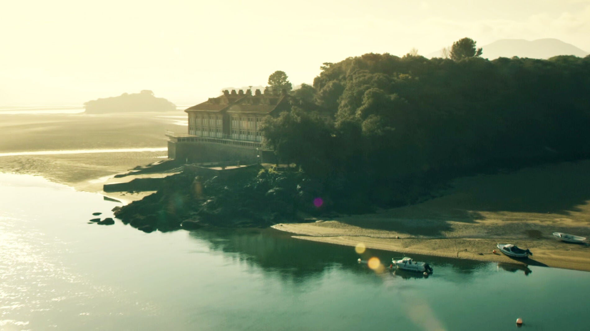 Recorremos la Isla de Txatxarramendi que te enamorar&aacute; en 'Presunto Culpable'