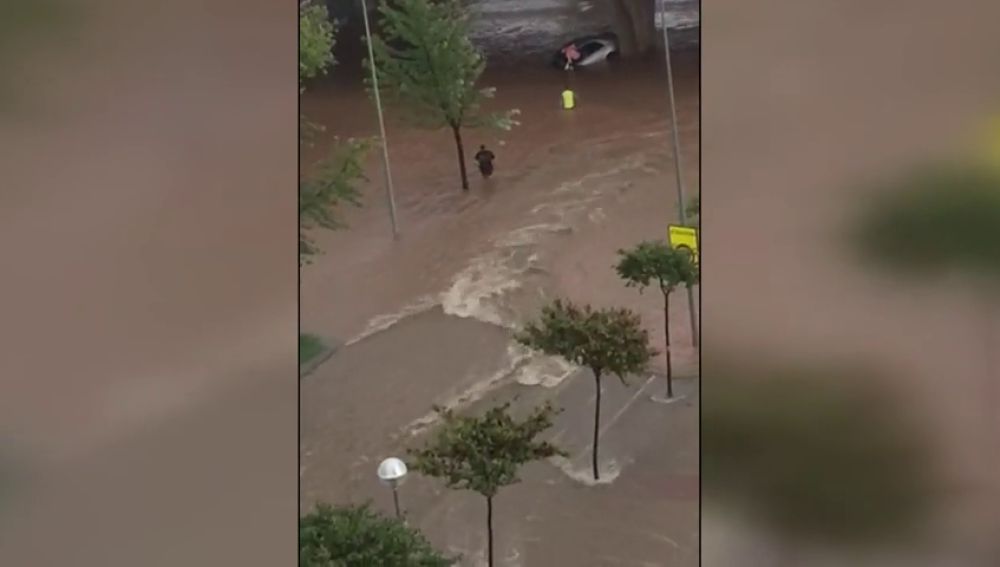 La lluvia deja casi 30 litros por metro cuadrado en apenas media hora en Logroño