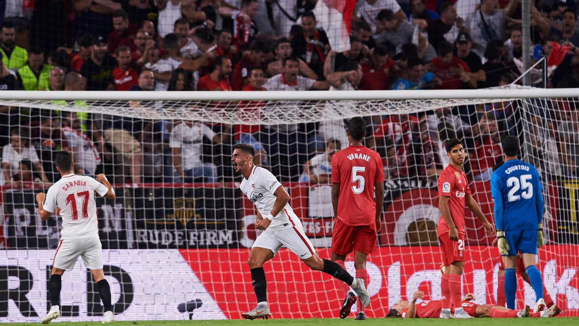 André Silva celebra uno de sus goles contra el Real Madrid André Silva celebra uno de sus goles contra el Real Madrid