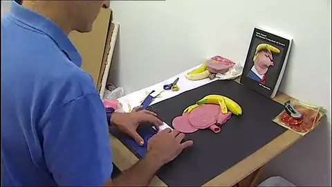 Asier Sanz, el artista que retrató a Donal Trump con plátanos y mortadela Asier Sanz, el artista que retrató a Donal Trump con plátanos y mortadela