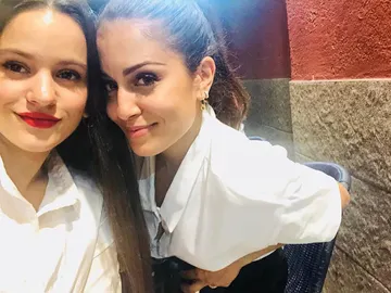 Hiba Abouk y Rosalía Hiba Abouk y Rosalía