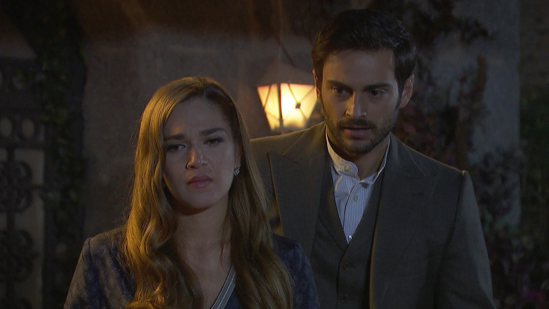 Julieta y Saúl intentan acabar con la confianza que Raimundo tiene en su nieto