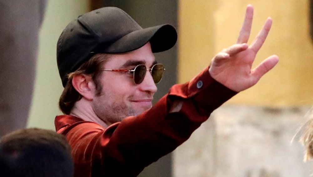  El actor Robert Pattinson a su llegada al hotel