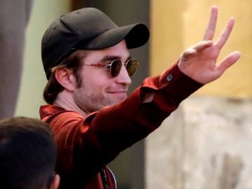  El actor Robert Pattinson a su llegada al hotel