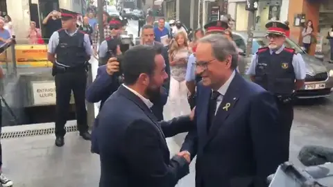 Nuevos abucheos a Quim Torra en su visita Badalona para hablar sobre "el ciudadano" Pompeu Fabra Nuevos abucheos a Quim Torra en su visita Badalona para hablar sobre "el ciudadano" Pompeu Fabra