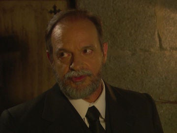 Raimundo, preocupado porque Julieta y Saúl están muy cerca de descubrir su alianza con Gonzalo