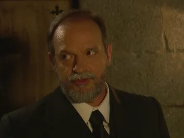 Raimundo, preocupado porque Julieta y Saúl están muy cerca de descubrir su alianza con Gonzalo Raimundo, preocupado porque Julieta y Saúl están muy cerca de descubrir su alianza con Gonzalo