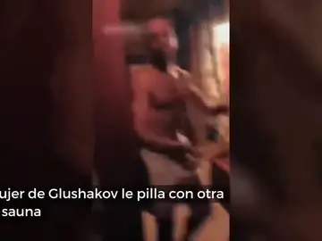 La mujer de Glushakov le pilla con otra: "¡Aquí está su prostituta!" La mujer de Glushakov le pilla con otra: "¡Aquí está su prostituta!"