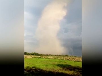 Un tornado atraviesa la zona agrícola de Sinaloa, en México