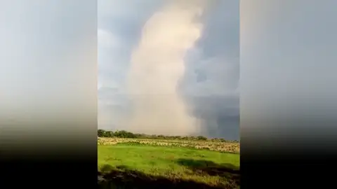 Un tornado atraviesa la zona agrícola de Sinaloa, en México Un tornado atraviesa la zona agrícola de Sinaloa, en México