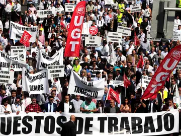 Cientos de chóferes VTC protestan en Madrid por la norma que ultima Fomento Cientos de chóferes VTC protestan en Madrid por la norma que ultima Fomento