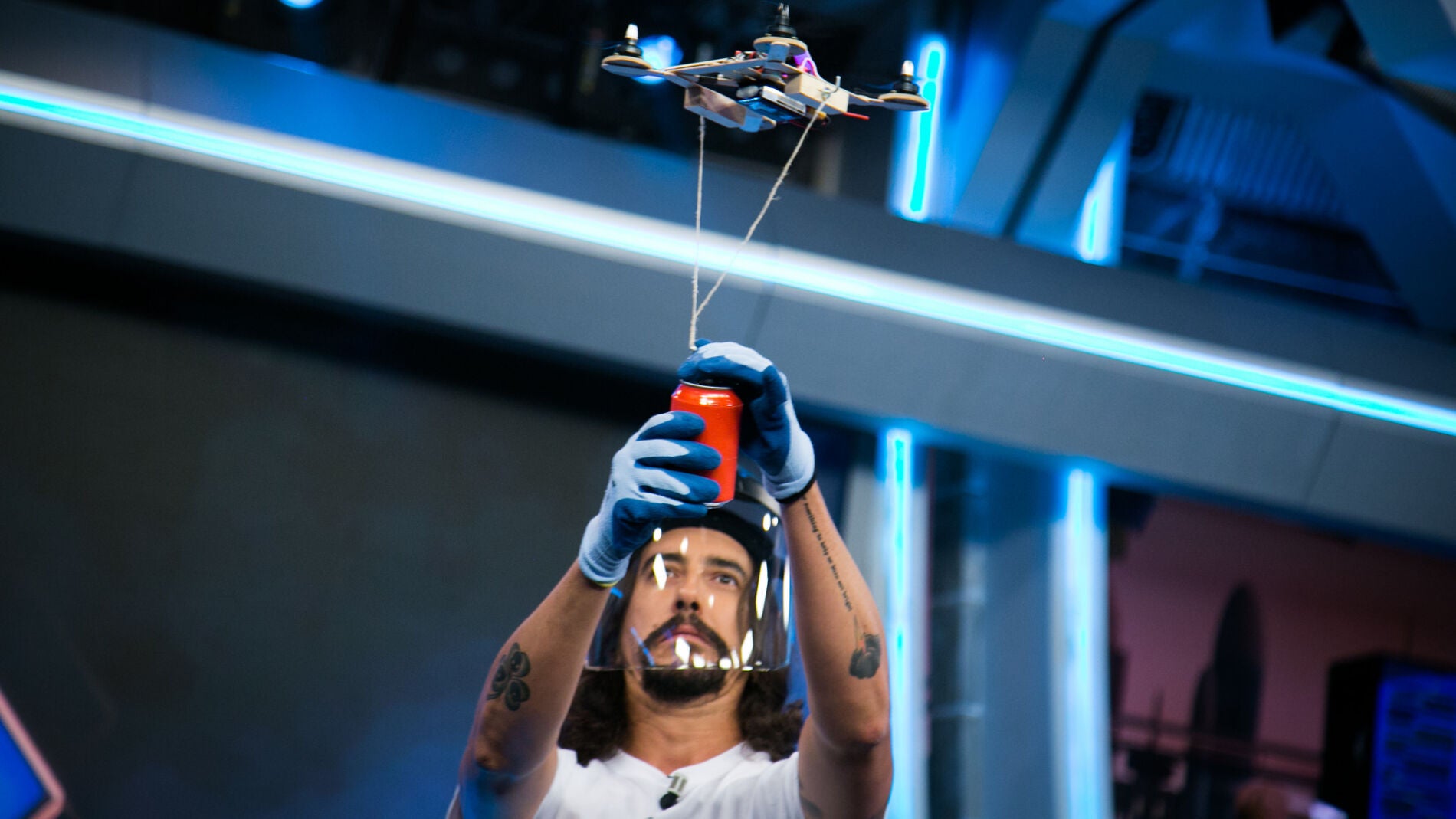 Miguel &Aacute;ngel Mu&ntilde;oz descubre el primer robot "de andar por casa" en 'El Hormiguero 3.0'