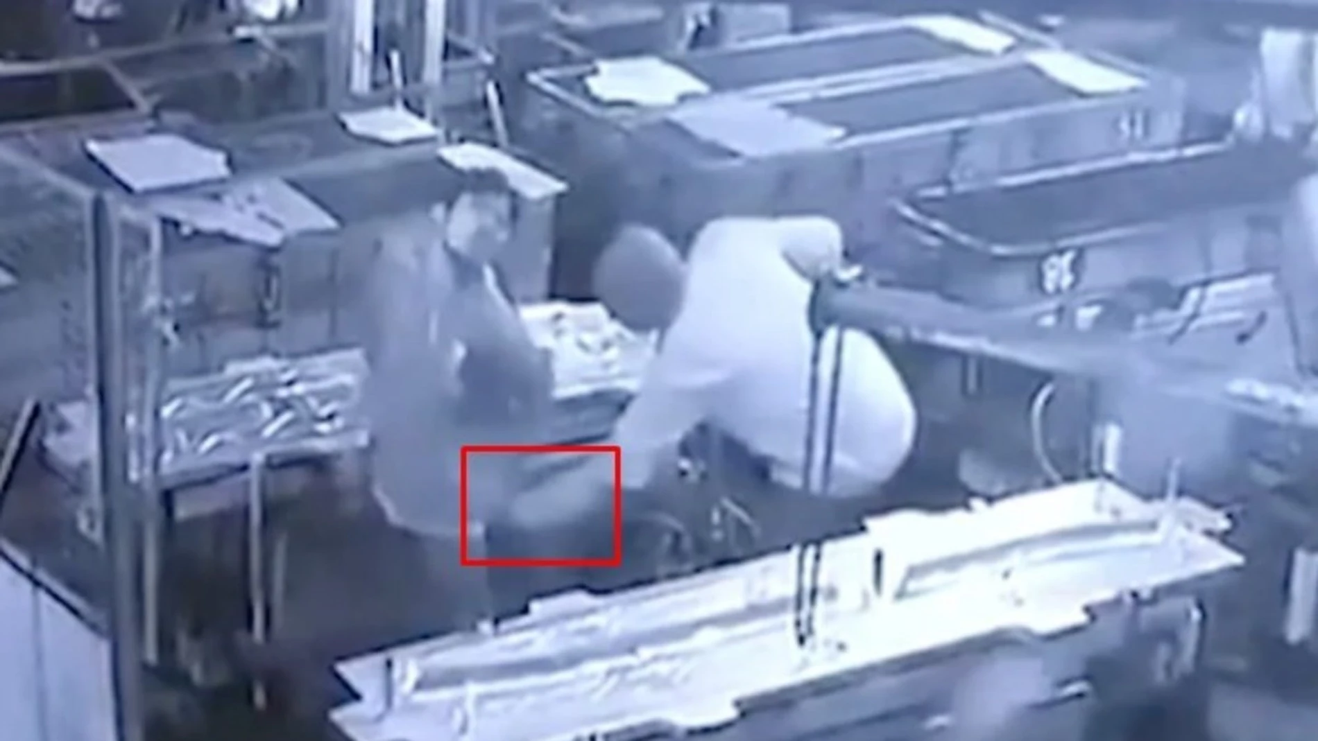 La 'broma' de un supervisor de fábrica que le costó la vida a su empleado La 'broma' de un supervisor de fábrica que le costó la vida a su empleado