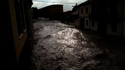 Una fuerte tormenta provoca inundaciones en Cuéllar Una fuerte tormenta provoca inundaciones en Cuéllar