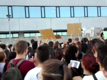 reempl: Huelga de estudiantes de la URJC para exigir la dimisión del rector ante "los escándalos" que dañan la imagen de la universidad  