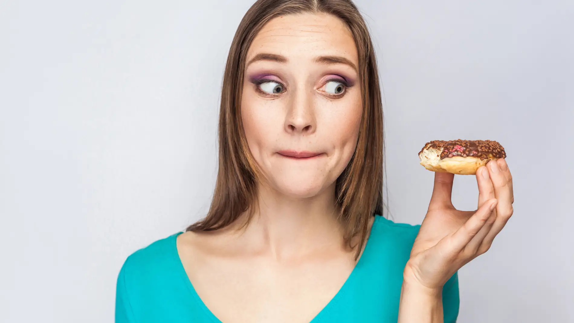 Mujer con donut