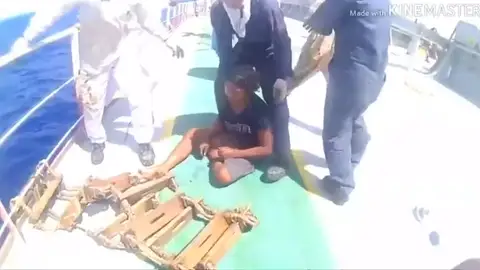 Es rescatado del mar tras 49 días a la deriva Es rescatado del mar tras 49 días a la deriva