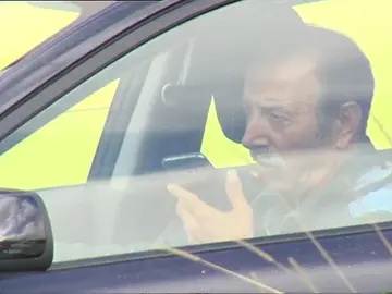 Las reformas del carné de conducir que propone la DGT: quitar más puntos por usar el móvil y por no llevar cinturón o casco Las reformas del carné de conducir que propone la DGT: quitar más puntos por usar el móvil y por no llevar cinturón o casco