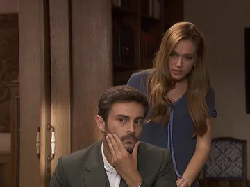 Saúl a Julieta: "Forzando las cosas solo vas a conseguir que Raimundo nos mande a tomar vientos" Saúl a Julieta: "Forzando las cosas solo vas a conseguir que Raimundo nos mande a tomar vientos"