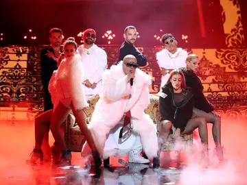 Brays Efe llena de trap el plató de ‘Tu cara me suena’ con ‘Chambea’ de Bad Bunny Brays Efe llena de trap el plató de ‘Tu cara me suena’ con ‘Chambea’ de Bad Bunny