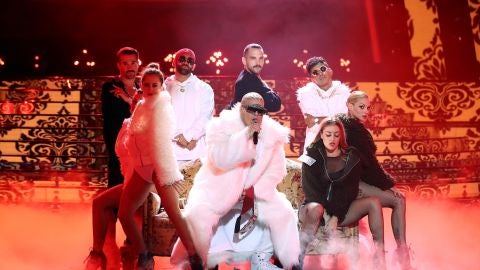 Brays Efe llena de trap el plató de ‘Tu cara me suena’ con ‘Chambea’ de Bad Bunny