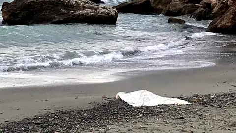 Hallado el cadáver de una mujer en una Playa de Granada Hallado el cadáver de una mujer en una Playa de Granada