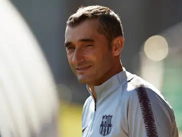 Valverde, antes del entrenamiento del Barça Valverde, antes del entrenamiento del Barça