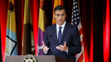 Sánchez expone ante el gobernador de California los objetivos de España en materia medioambiental