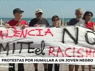 NUEVA humillación joven negro NUEVA humillación joven negro