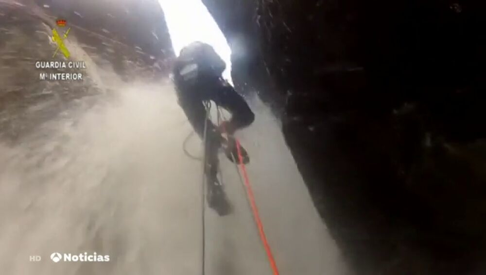 Fallece un montañero al precipitarse por una vertical de cien metros en el pirineo oscense