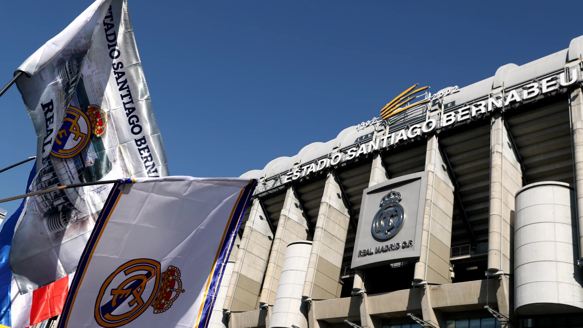 El Santiago Bernabéu, preparado antes del derbi contra el Atlético de Madrid El Santiago Bernabéu, preparado antes del derbi contra el Atlético de Madrid