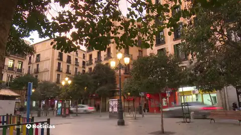 Narcopisos y basura son protagonistas del barrio de Lavapiés, nombrado el más 'cool' del mundo Narcopisos y basura son protagonistas del barrio de Lavapiés, nombrado el más 'cool' del mundo