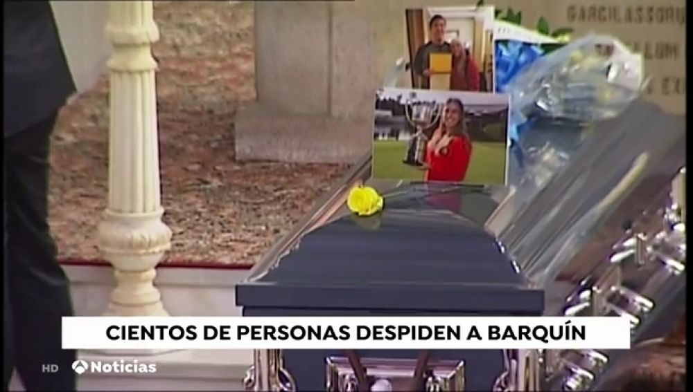 Cientos de personas se reúnen en Torrelavega para dar el último adiós a Celia Barquín