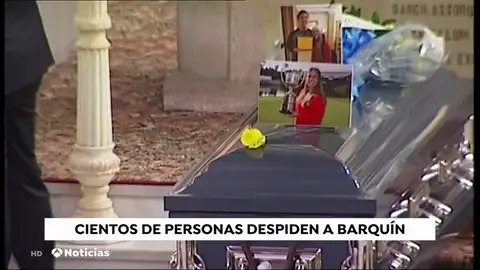 Cientos de personas se reúnen en Torrelavega para dar el último adiós a Celia Barquín Cientos de personas se reúnen en Torrelavega para dar el último adiós a Celia Barquín