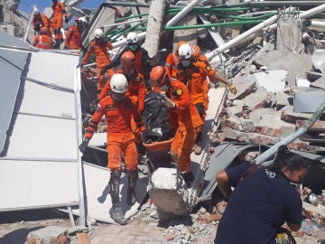 Los equipos de rescate en la zona afectada