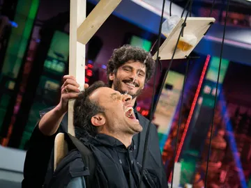 Daniel Guzmán y Antonio Pagudo aprenden a "beber con moderación" en 'El Hormiguero 3.0' Daniel Guzmán y Antonio Pagudo aprenden a "beber con moderación" en 'El Hormiguero 3.0'