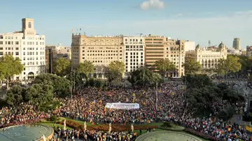 Miles de personas marchan en Barcelona para reivindicar el 
