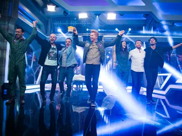 Yunke y Jandro hacen aparecer a 'Perfectos Desconocidos' frente a Daniel Guzmán y Antonio Pagudo con un espectacular truco de magia Yunke y Jandro hacen aparecer a 'Perfectos Desconocidos' frente a Daniel Guzmán y Antonio Pagudo con un espectacular truco de magia