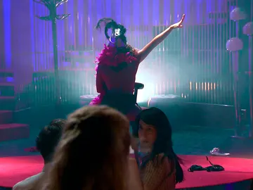 Amelia se estrena en el King's con un número muy sexy Amelia se estrena en el King's con un número muy sexy