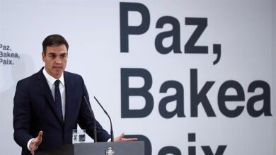 Sánchez reivindica a las víctimas de ETA frente a la 